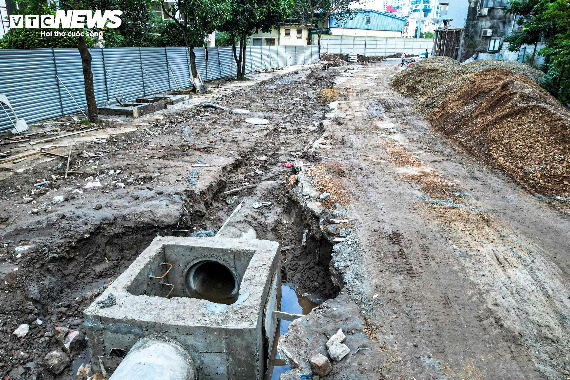 Tuyến đường hơn 83 tỷ lách giữa hai tòa chung cư ở Hà Nội giờ ra sao?- Ảnh 5.