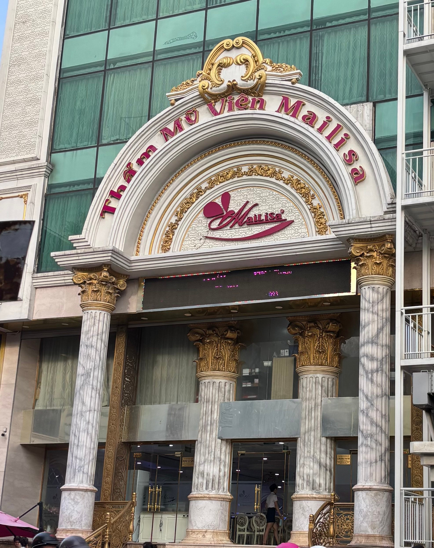 Điều bất thường xảy ra tại thẩm mỹ viện Mailisa trước khi bị công an khám xét- Ảnh 6.