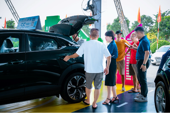 Doanh số gấp 3 lần Toyota, vượt xa cả thị trường: VinFast thể hiện ưu thế về chất lượng toàn diện- Ảnh 2. Doanh số gấp 3 lần Toyota, vượt xa cả thị trường: VinFast thể hiện ưu thế về chất lượng toàn diện- Ảnh 2.