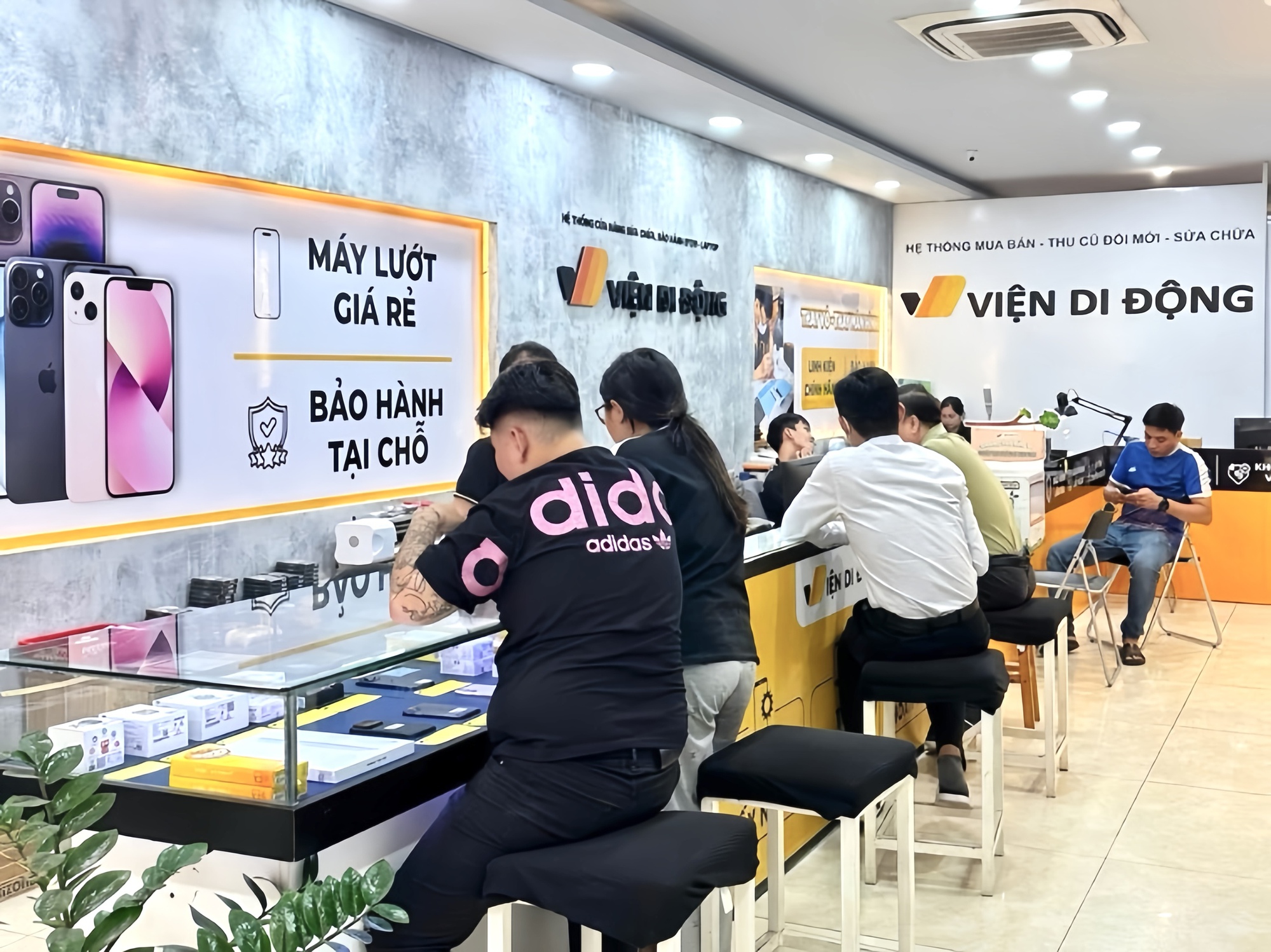 Giá iPhone rẻ lịch sử: 16 Pro Max Likenew "vô địch", loạt series iPhone 15, 14 cực "hời"- Ảnh 1.