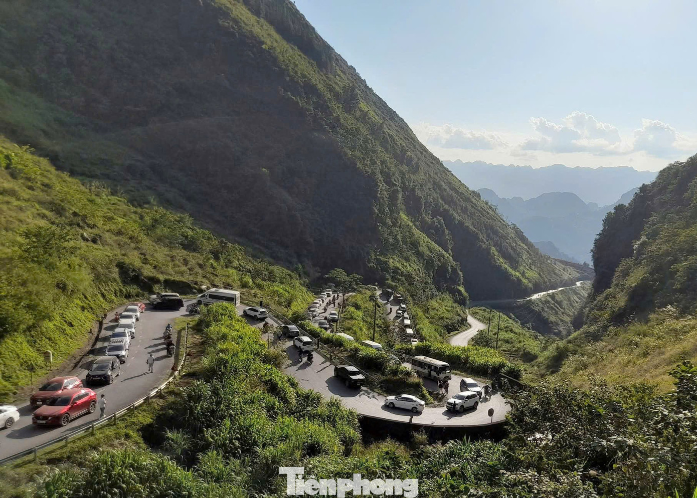 Đường kẹt cứng, khách sạn 'cháy' phòng mùa hoa tam giác mạch- Ảnh 12.