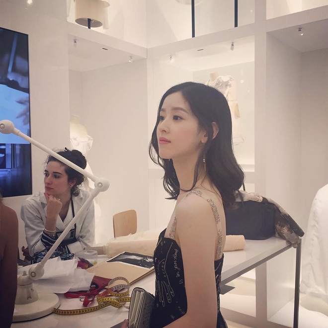 Khung hình "double sang": Vợ tỷ phú đọ sắc cùng mỹ nhân nhà trâm anh thế phiệt- Ảnh 6.