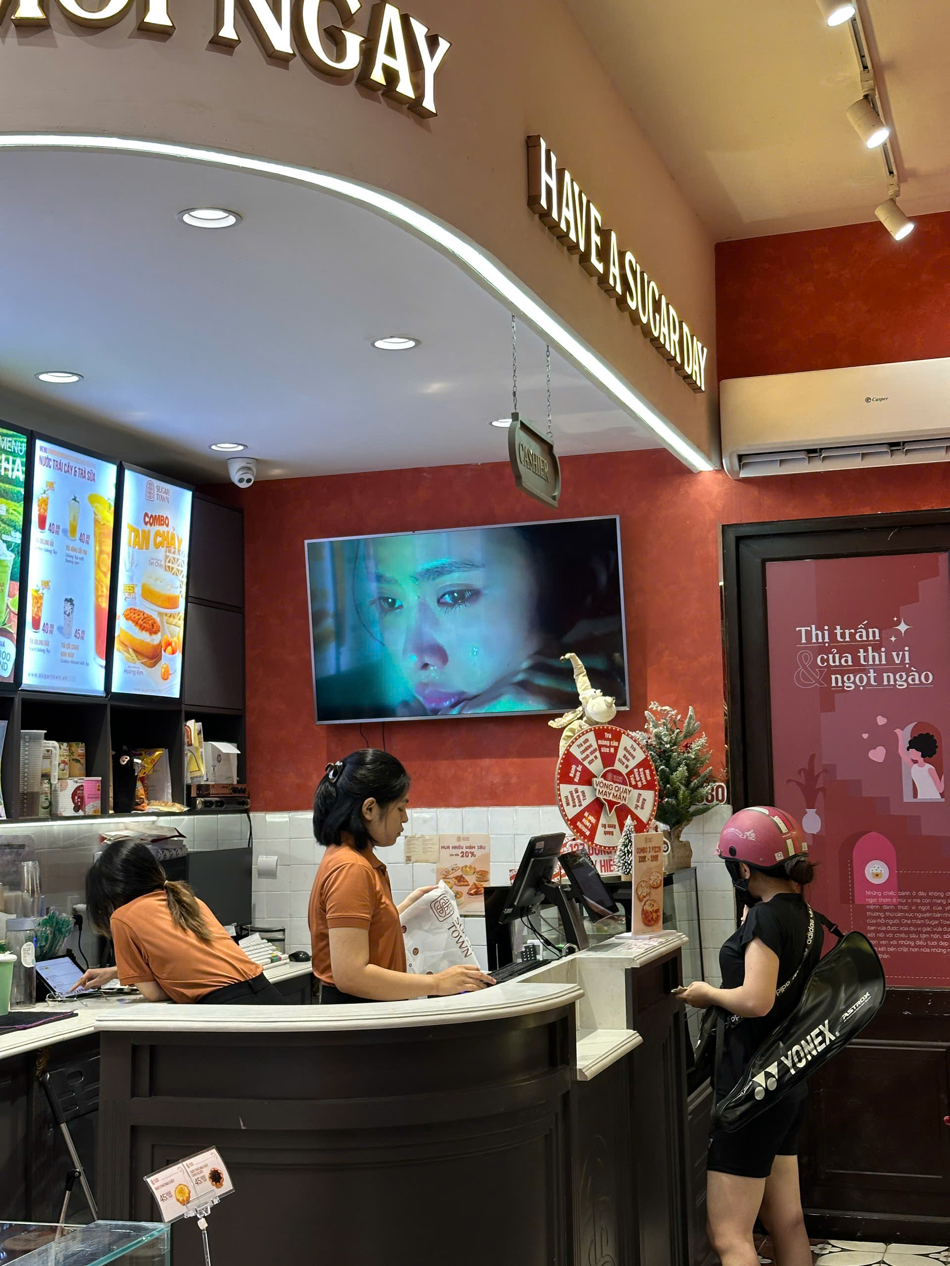 Tình trạng mới nhất tiệm bánh Sugar Town của nghệ sĩ Việt Hương- Ảnh 11. Tình trạng mới nhất tiệm bánh Sugar Town của nghệ sĩ Việt Hương- Ảnh 11.