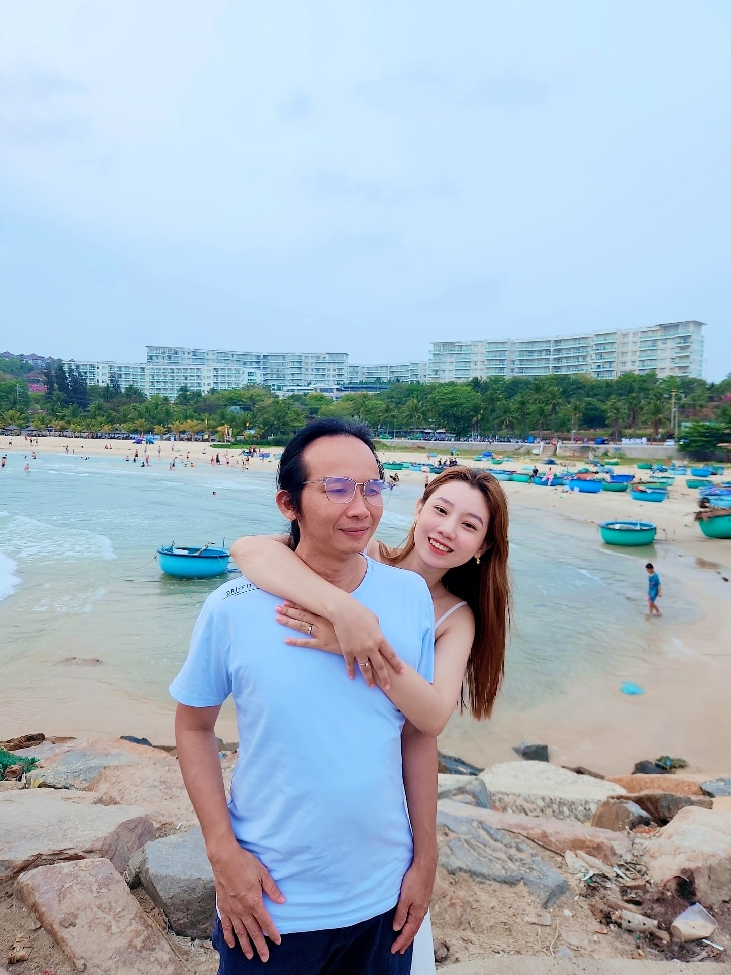 Cô gái xinh xắn lấy chồng khiếm thị hơn 18 tuổi, tiết lộ bất ngờ về cuộc nói chuyện với vợ cũ của chồng- Ảnh 6. Cô gái xinh xắn lấy chồng khiếm thị hơn 18 tuổi, tiết lộ bất ngờ về cuộc nói chuyện với vợ cũ của chồng- Ảnh 6.