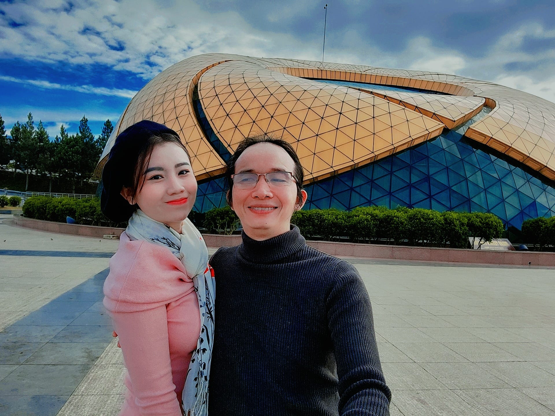 Cô gái xinh xắn lấy chồng khiếm thị hơn 18 tuổi, tiết lộ bất ngờ về cuộc nói chuyện với vợ cũ của chồng- Ảnh 5. Cô gái xinh xắn lấy chồng khiếm thị hơn 18 tuổi, tiết lộ bất ngờ về cuộc nói chuyện với vợ cũ của chồng- Ảnh 5.