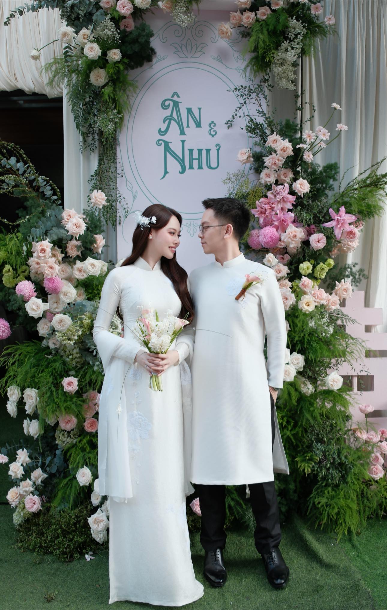 Đám cưới Á hậu Tâm Như và chồng doanh nhân: Cô dâu khóc nức nở, Khánh Vân, Ngọc Châu và dàn sao Việt đổ bộ- Ảnh 12. Đám cưới Á hậu Tâm Như và chồng doanh nhân: Cô dâu khóc nức nở, Khánh Vân, Ngọc Châu và dàn sao Việt đổ bộ- Ảnh 12.