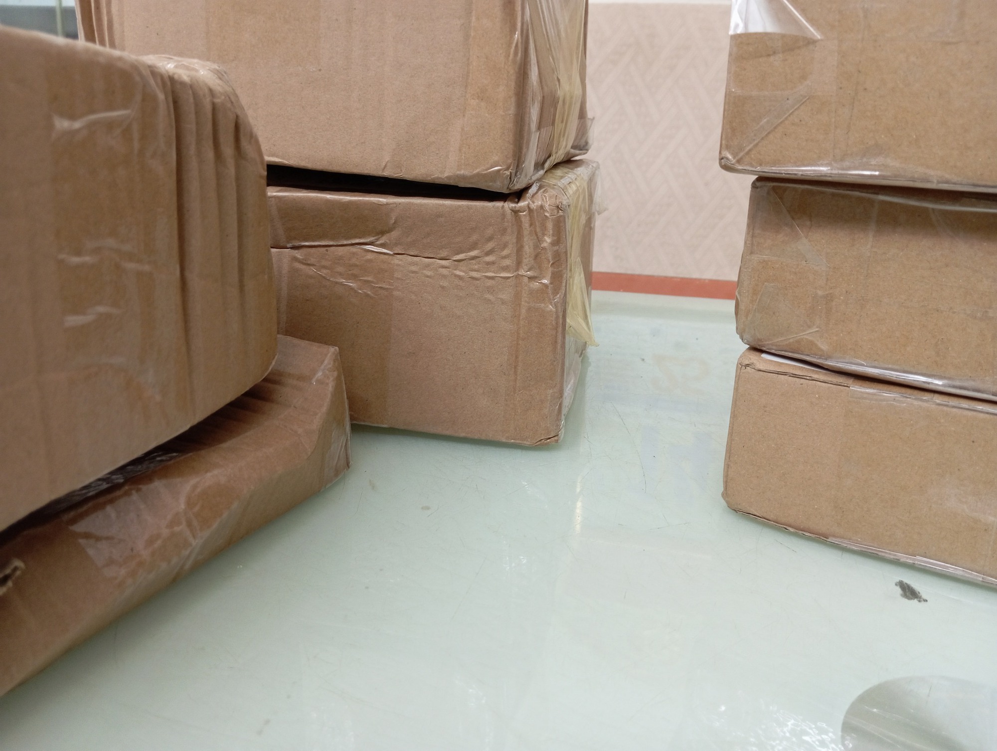 Boom hàng, trả hàng đến mức báo động, nhiều chủ shop gửi thư "cầu xin" khách- Ảnh 2. Boom hàng, trả hàng đến mức báo động, nhiều chủ shop gửi thư "cầu xin" khách- Ảnh 2.