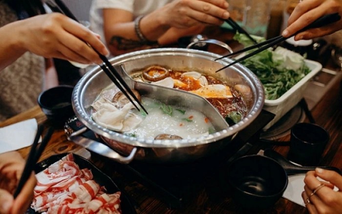 Cái kết đắng cho việc ăn lẩu 3 ngày liên tiếp: Bác sĩ cảnh báo 3 việc KHÔNG làm để tránh nguy cơ sức khỏe!- Ảnh 3.