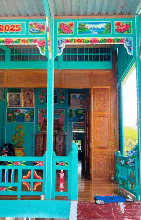 Nhà gỗ miền Tây: Vì sao phải xanh ngắt, hoa văn rực rỡ mới ra đúng chất Nhà gỗ miền Tây: Vì sao phải xanh ngắt, hoa văn rực rỡ mới ra đúng chất