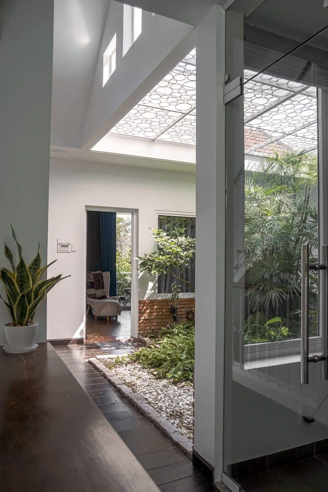 Nhà 3 tầng như villa nghỉ dưỡng giữa phố- Ảnh 4.