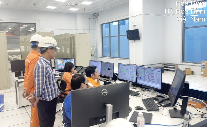 Hòa lưới thành công tổ máy số 2 Dự án nhà máy thủy điện Hòa Bình mở rộng- Ảnh 2.