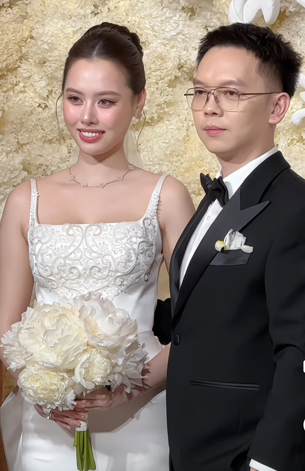 Đám cưới Á hậu Tâm Như và chồng doanh nhân: Cô dâu khóc nức nở, Khánh Vân, Ngọc Châu và dàn sao Việt đổ bộ- Ảnh 1. Đám cưới Á hậu Tâm Như và chồng doanh nhân: Cô dâu khóc nức nở, Khánh Vân, Ngọc Châu và dàn sao Việt đổ bộ- Ảnh 1.