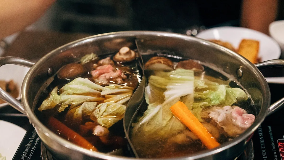 Ăn lẩu nên cho rau trước hay thịt trước?- Ảnh 1.