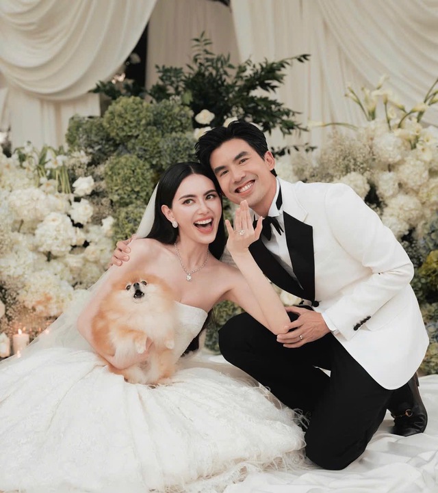 Bên trong biệt thự 8.000m2, gần 140 tỷ của ma nữ đẹp nhất Thái Lan Bên trong biệt thự 8.000m2, gần 140 tỷ của ma nữ đẹp nhất Thái Lan