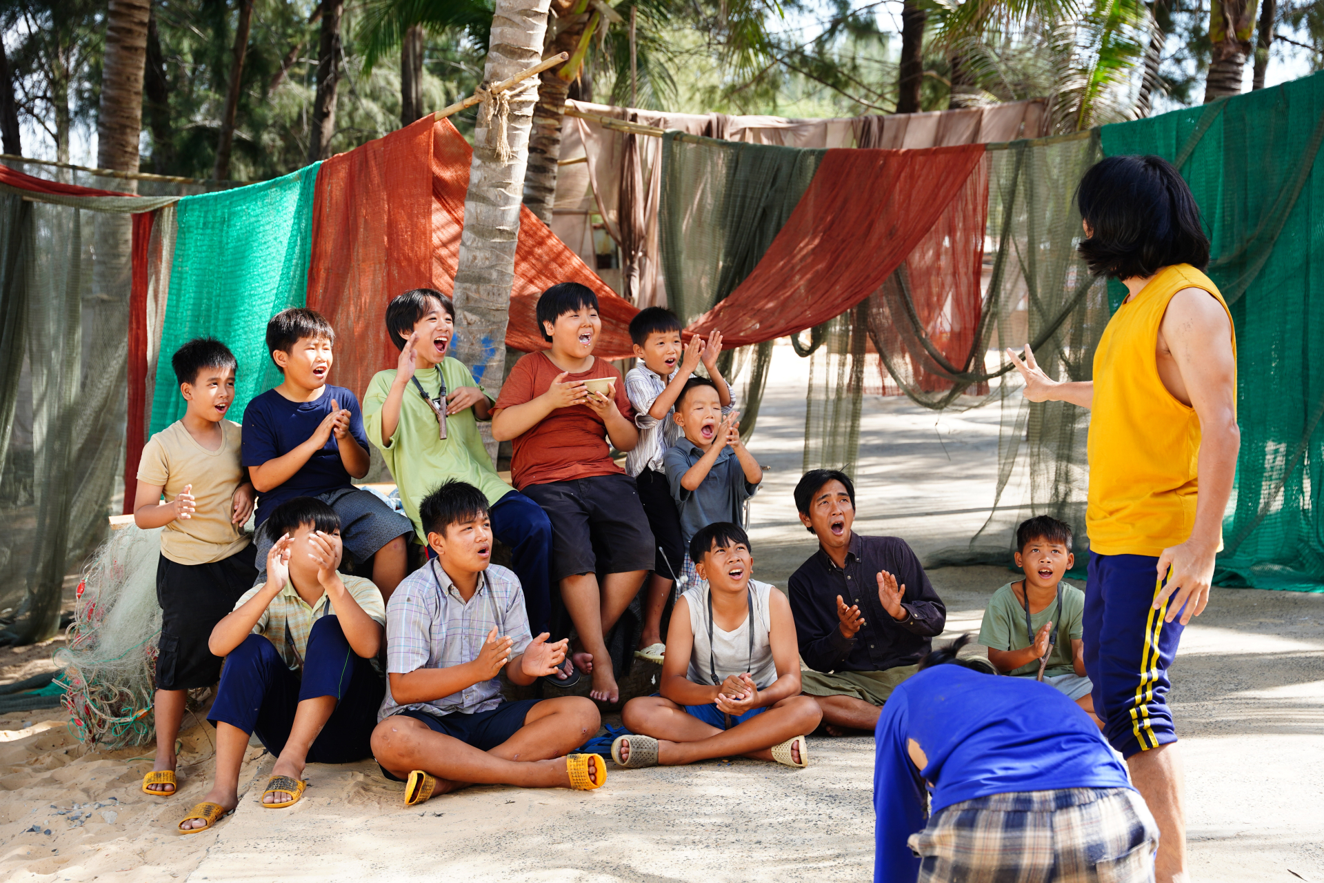 Ai đó giảm sức mạnh phim Việt này hộ với: Doanh thu gấp 4 lần 9 đối thủ cộng lại, cả MXH chưa ai chê- Ảnh 4. Ai đó giảm sức mạnh phim Việt này hộ với: Doanh thu gấp 4 lần 9 đối thủ cộng lại, cả MXH chưa ai chê- Ảnh 4.