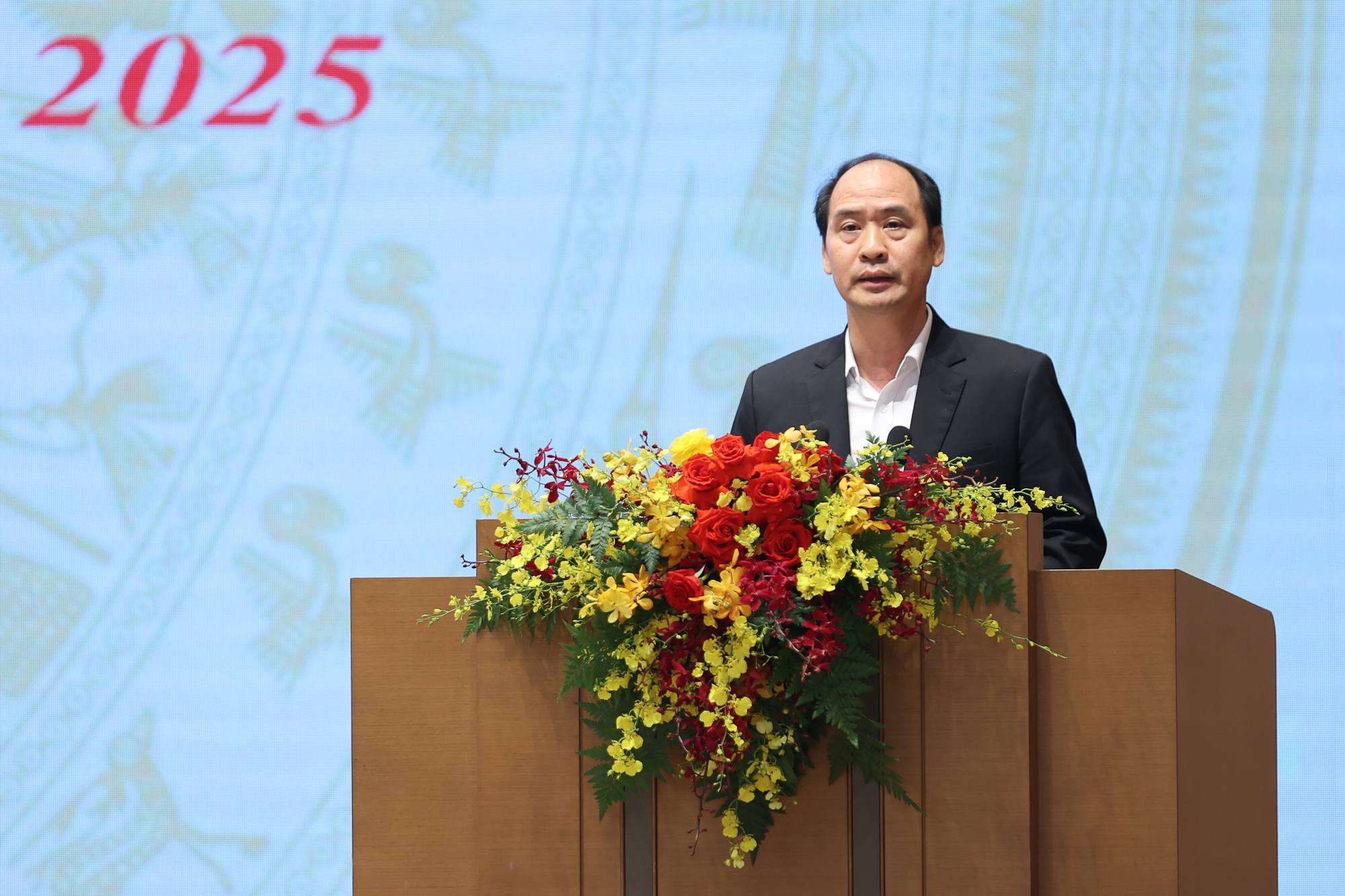 Bộ Nội vụ sẽ đề xuất điều chỉnh tiền lương cán bộ, công chức- Ảnh 1. Bộ Nội vụ sẽ đề xuất điều chỉnh tiền lương cán bộ, công chức- Ảnh 1.