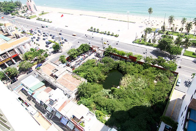 Khánh Hòa chuẩn bị đấu giá 'đất vàng' 48 - 48A đường Trần Phú sau nhiều năm bỏ hoang- Ảnh 1. Khánh Hòa chuẩn bị đấu giá 'đất vàng' 48 - 48A đường Trần Phú sau nhiều năm bỏ hoang- Ảnh 1.