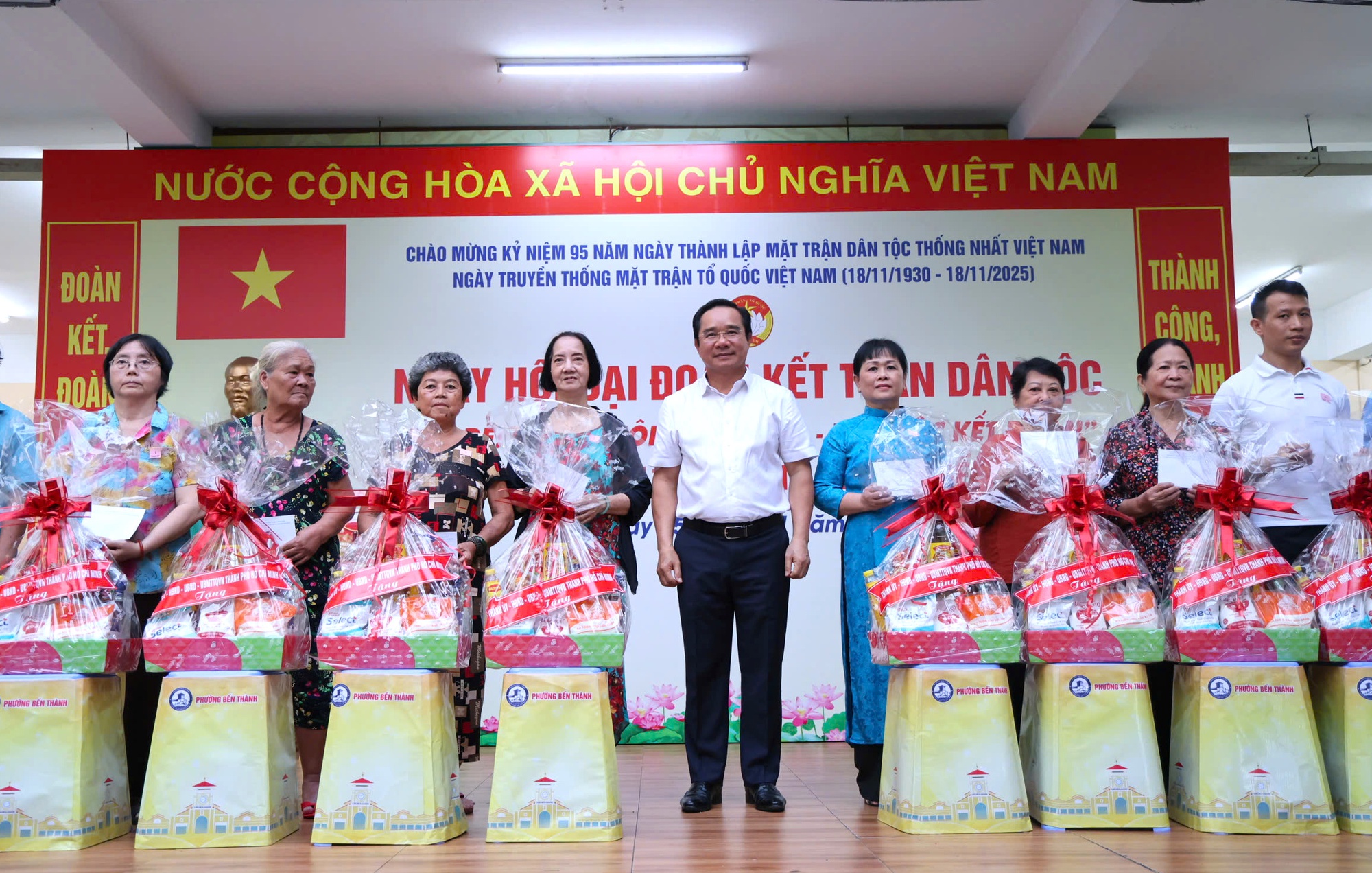 Chủ tịch UBND TP HCM: Thành phố sẽ triển khai đồng loạt nhiều dự án lớn- Ảnh 1. Chủ tịch UBND TP HCM: Thành phố sẽ triển khai đồng loạt nhiều dự án lớn- Ảnh 1.