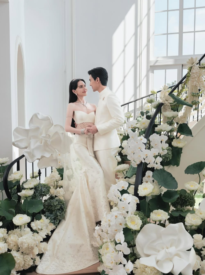 Bên trong biệt thự 8.000m2, gần 140 tỷ của ma nữ đẹp nhất Thái Lan Bên trong biệt thự 8.000m2, gần 140 tỷ của ma nữ đẹp nhất Thái Lan