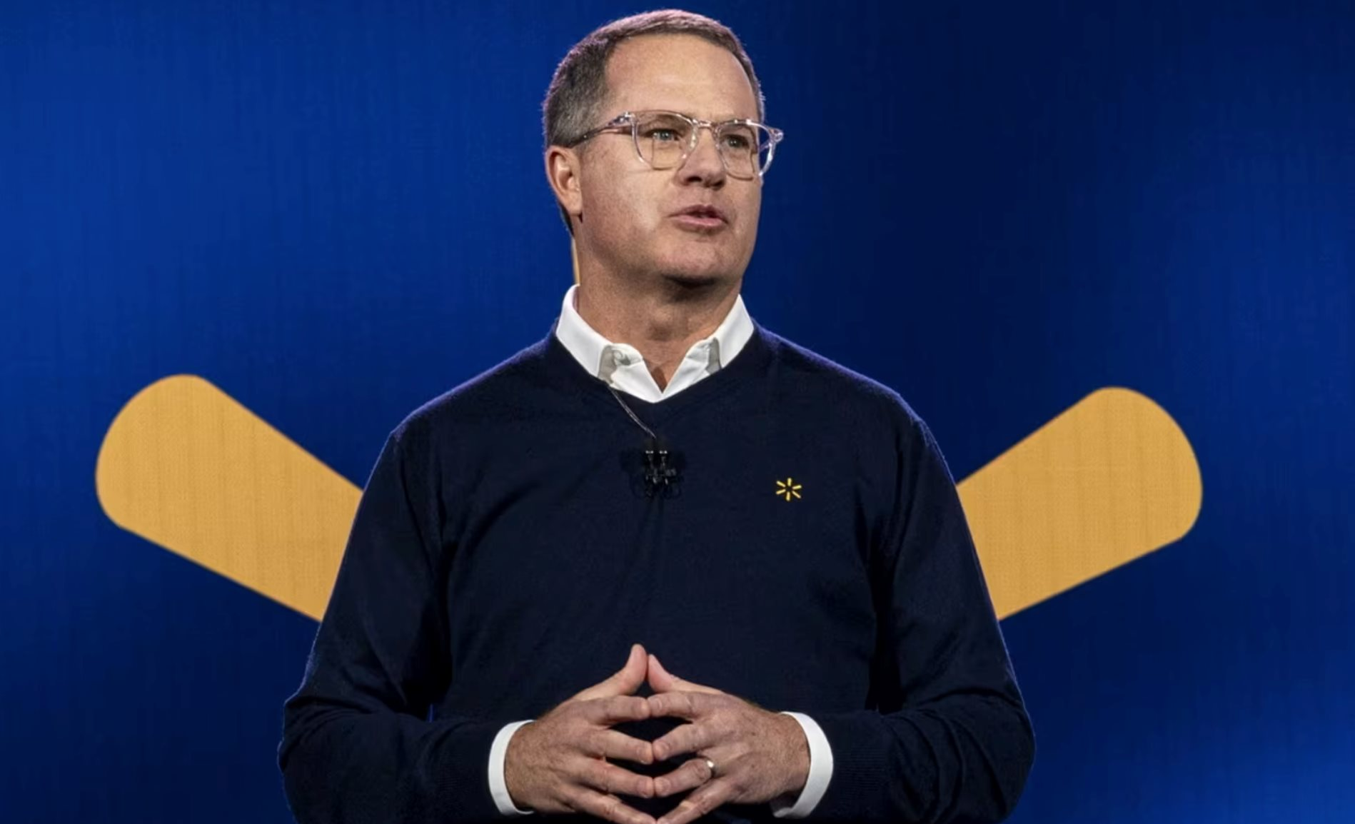 CEO nhà bán lẻ lớn nhất thế giới chính thức nghỉ hưu sau 40 năm gắn bó- Ảnh 1.