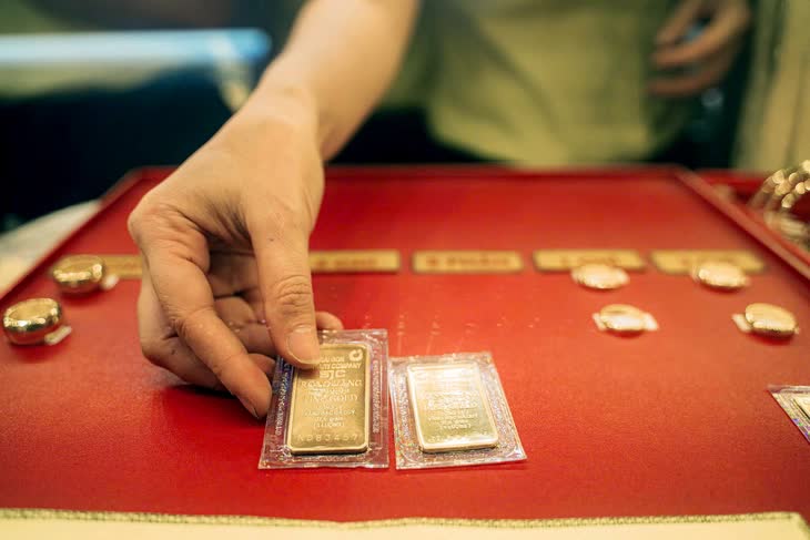 Giá vàng liên tục chạm ngưỡng cao: Cơ hội hay cạm bẫy?- Ảnh 1. Giá vàng liên tục chạm ngưỡng cao: Cơ hội hay cạm bẫy?- Ảnh 1.