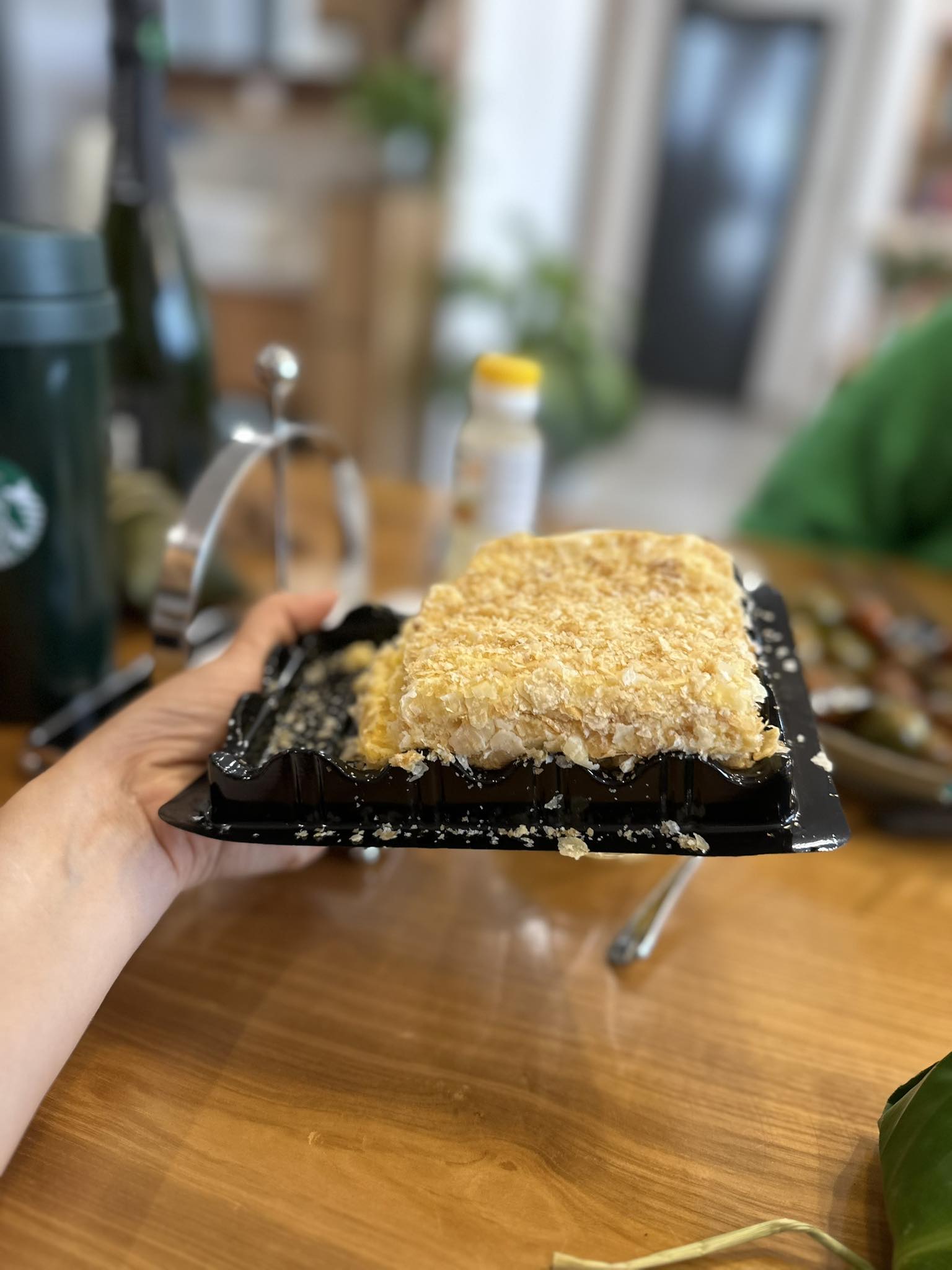 Chiếc bánh 85.000 khiến 2000 người Chiếc bánh 85.000 khiến 2000 người