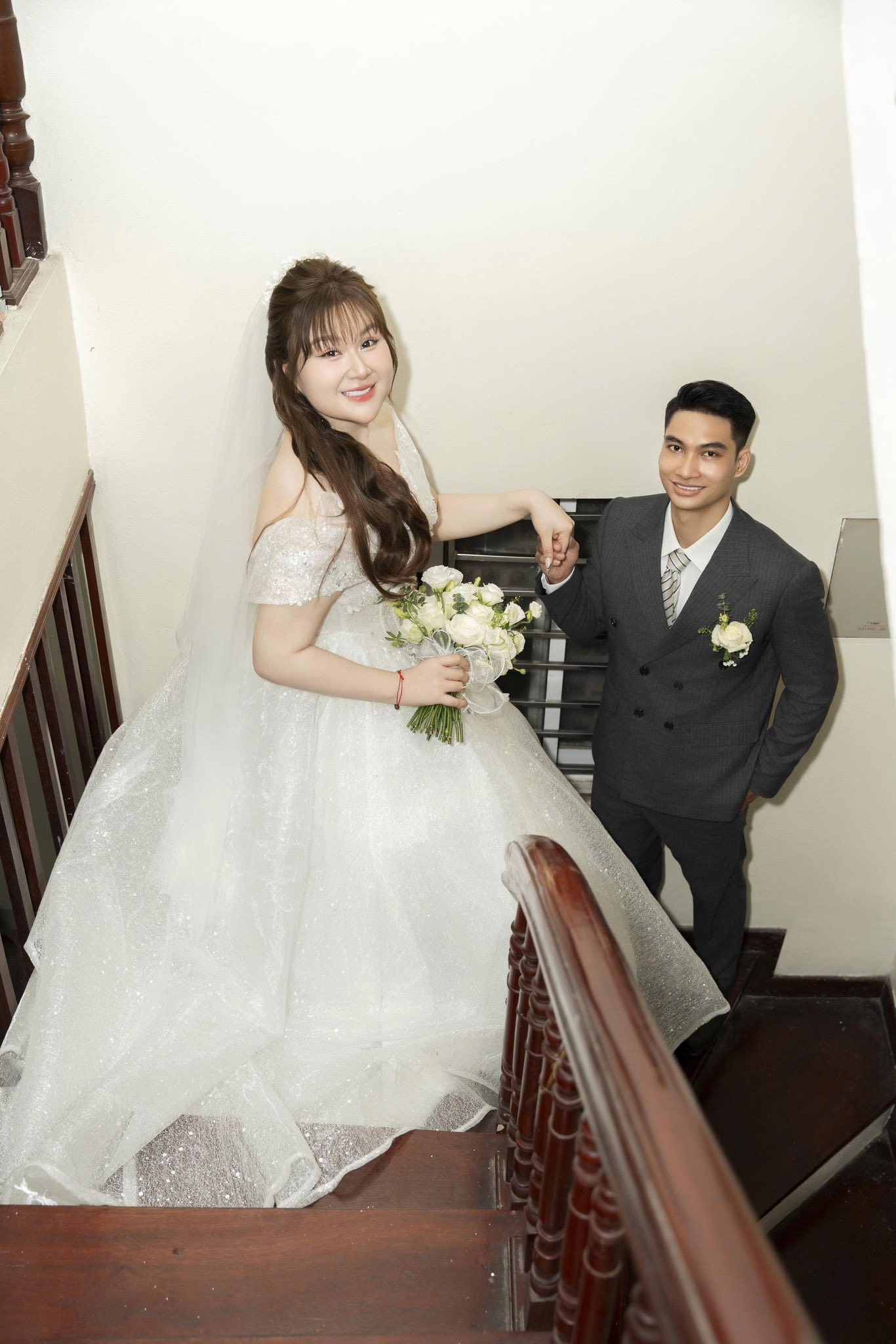 “Diễn viên trăm ký” Thủy Tiên kết hôn: Danh tính chồng điển trai gây chú ý- Ảnh 10. “Diễn viên trăm ký” Thủy Tiên kết hôn: Danh tính chồng điển trai gây chú ý- Ảnh 10.