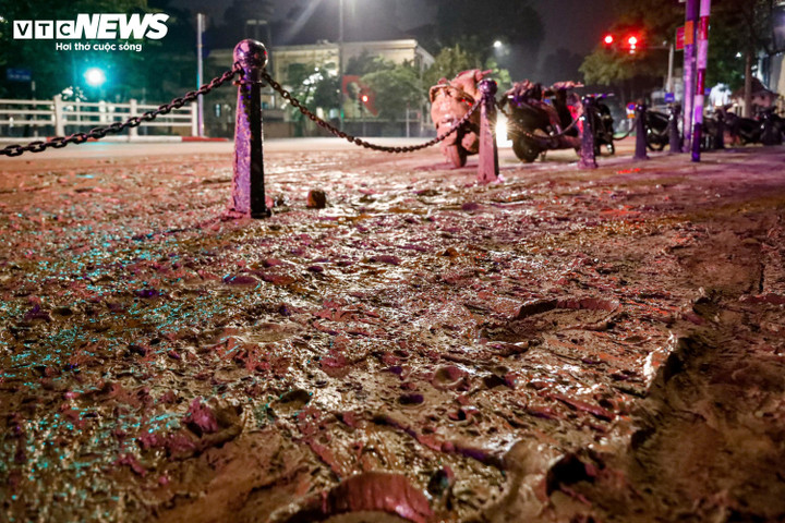 Bác tin bùn nhão tràn trên phố khiến loạt xe trượt ngã liên quan dự án metro- Ảnh 1. Bác tin bùn nhão tràn trên phố khiến loạt xe trượt ngã liên quan dự án metro- Ảnh 1.