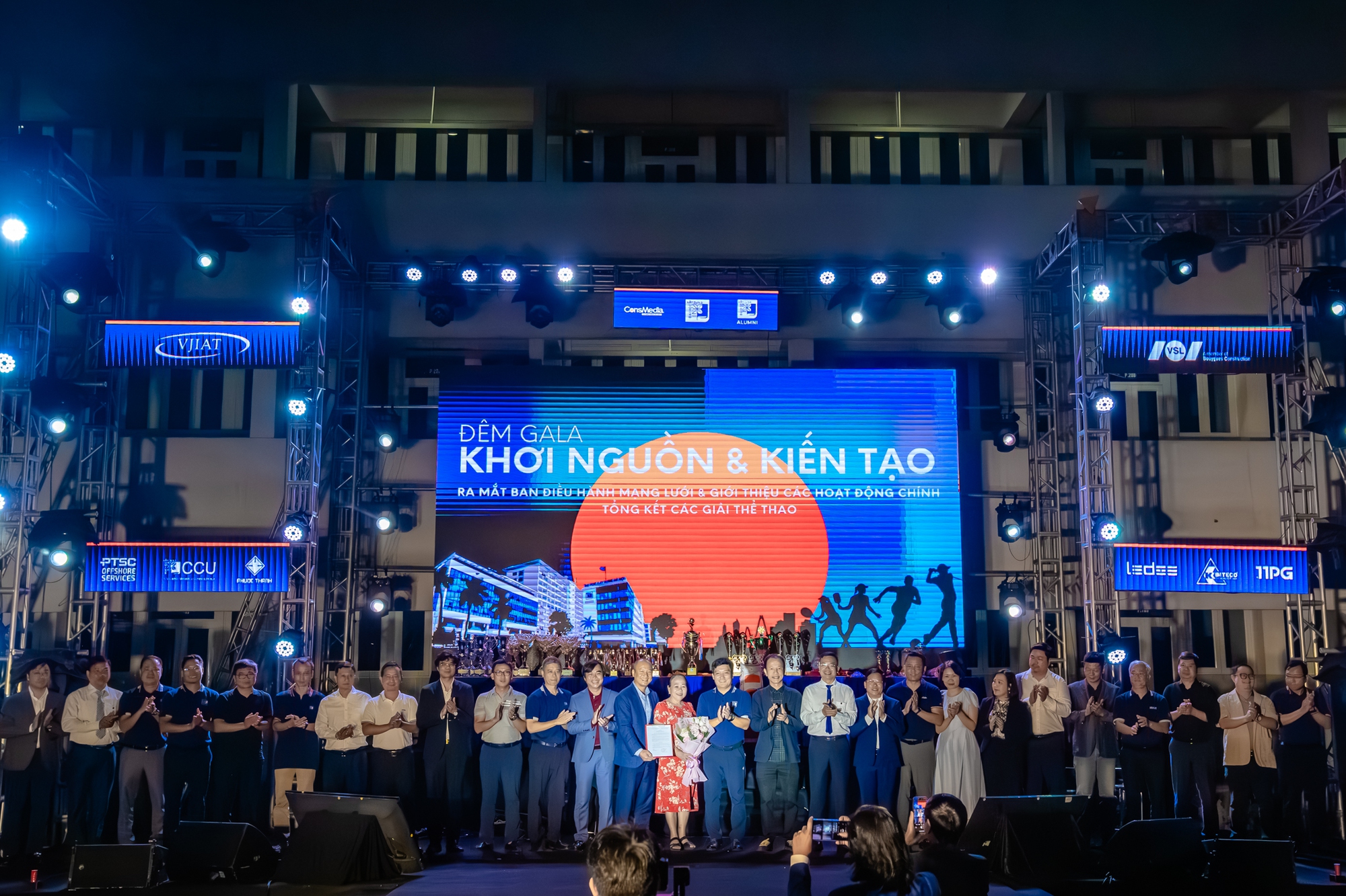 Một đại học danh tiếng là "cái nôi" đào tạo kỹ sư, KTS vừa ra mắt mạng lưới cựu sinh viên, tăng cường kết nối giữa doanh nghiệp và nhà trường- Ảnh 1. Một đại học danh tiếng là "cái nôi" đào tạo kỹ sư, KTS vừa ra mắt mạng lưới cựu sinh viên, tăng cường kết nối giữa doanh nghiệp và nhà trường- Ảnh 1.