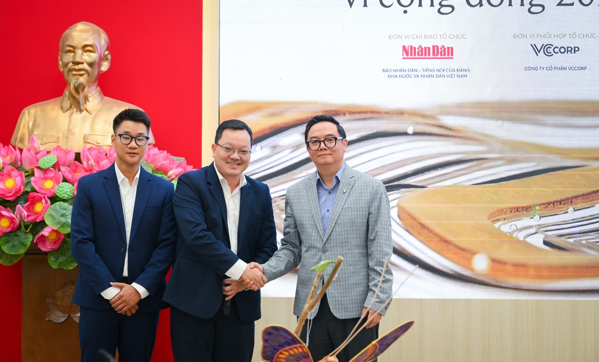 Từ "2.000đ biến thành 196 tỷ" đến "chàng shipper" phục dựng 8.000 ảnh liệt sĩ: Hành trình ấn tượng tại Human Act Prize 2025- Ảnh 8.