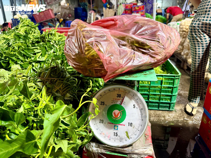 Rau dưa đắt 'khét lẹt', hơn cả thịt cá- Ảnh 4.