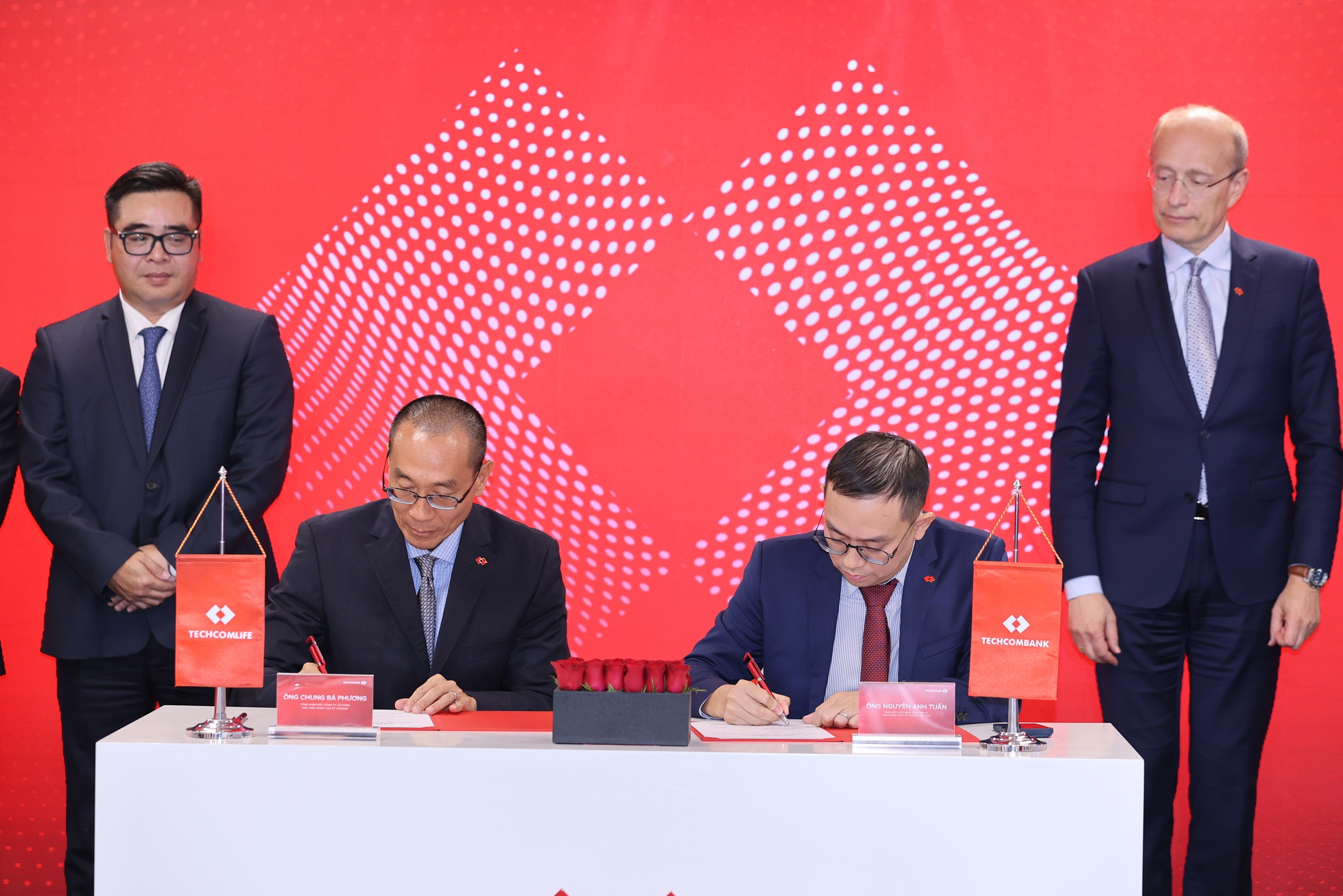 Techcombank chính thức phân phối sản phẩm Techcom Life, nâng tầm trải nghiệm bảo hiểm cho khách hàng Việt- Ảnh 1. Techcombank chính thức phân phối sản phẩm Techcom Life, nâng tầm trải nghiệm bảo hiểm cho khách hàng Việt- Ảnh 1.