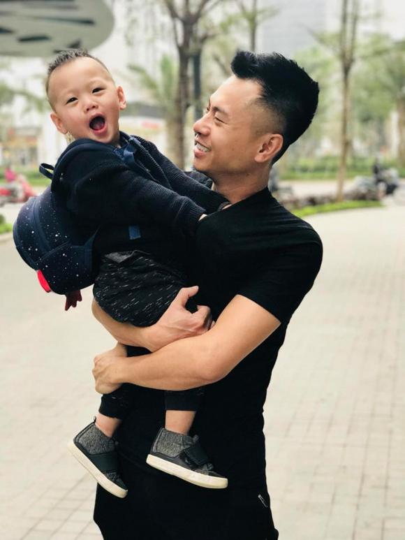 Nam nhạc sĩ nổi tiếng cả nước lấy luật sư sau vài mối tình với nghệ sĩ: "Tôi thấy hợp lý"- Ảnh 2. Nam nhạc sĩ nổi tiếng cả nước lấy luật sư sau vài mối tình với nghệ sĩ: "Tôi thấy hợp lý"- Ảnh 2.