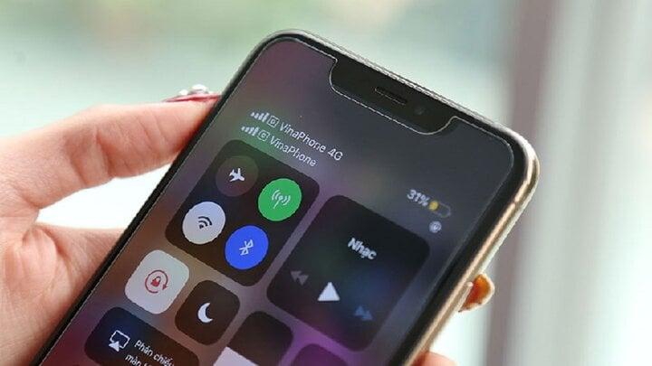 Thường xuyên nhận 3 thông báo sau, điện thoại của bạn có thể đã bị theo dõi trong thời gian dài- Ảnh 1.