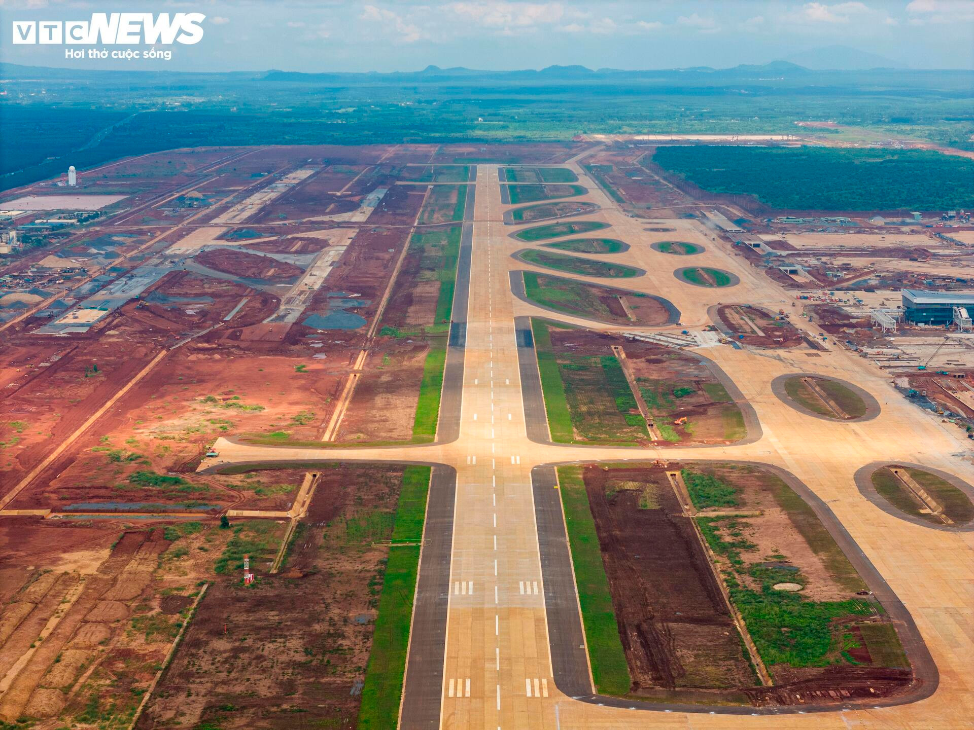 Toàn cảnh sân bay Long Thành trước ngày đón chuyến bay đầu tiên- Ảnh 4.