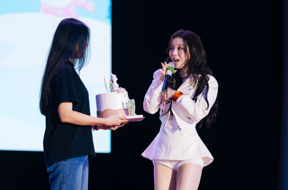 Không ngờ em xinh Han Sara lại làm đến mức này- Ảnh 2. Không ngờ em xinh Han Sara lại làm đến mức này- Ảnh 2.