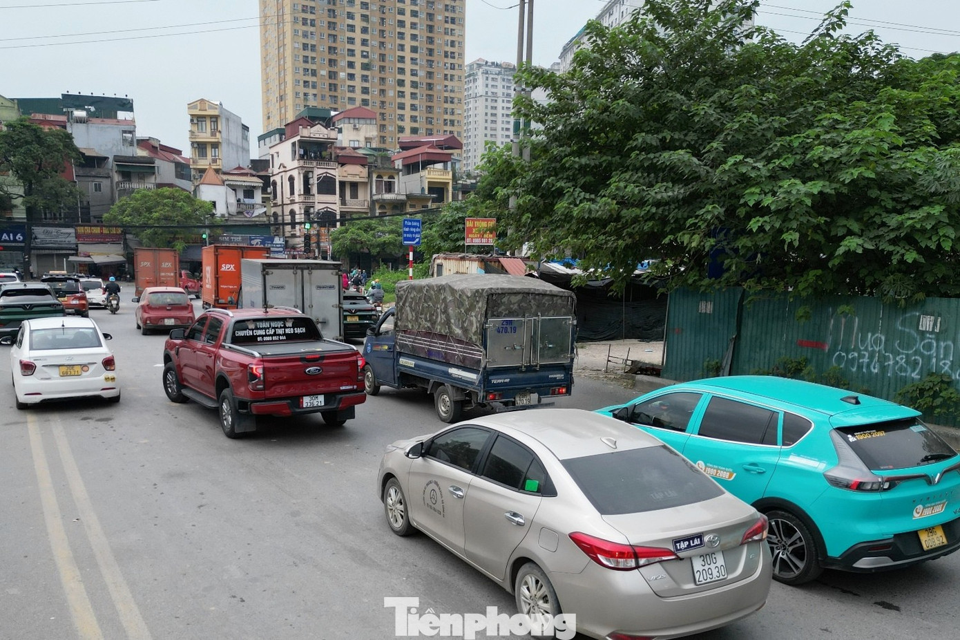 Nút giao ‘dị dạng’ ở Hà Nội lại vỡ tiến độ mặt bằng, giao thông ùn tắc- Ảnh 6.