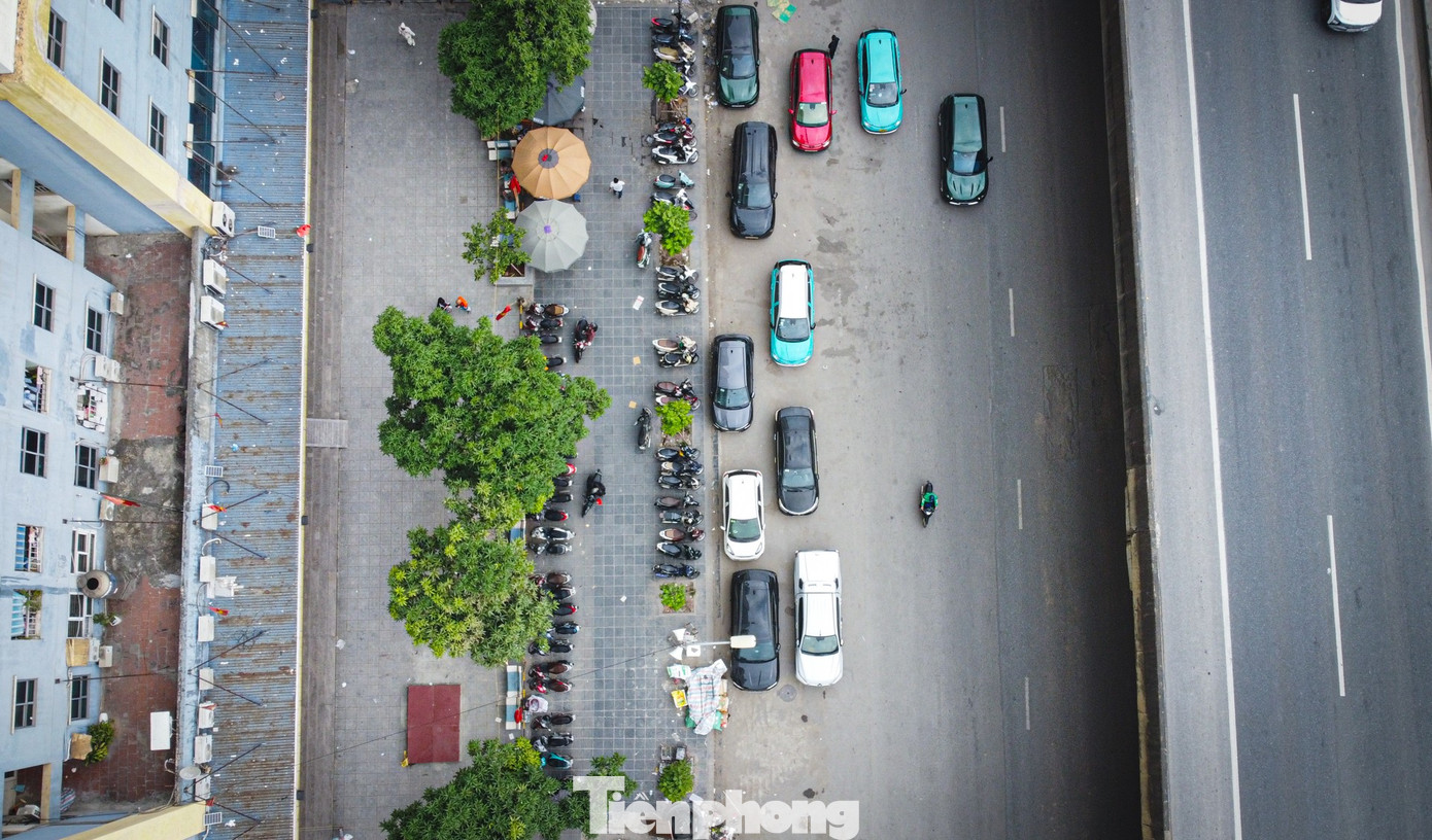 Hà Nội lắp camera phạt nguội, 'phố 120 m' vẫn thành bãi đỗ xe khổng lồ- Ảnh 6.
