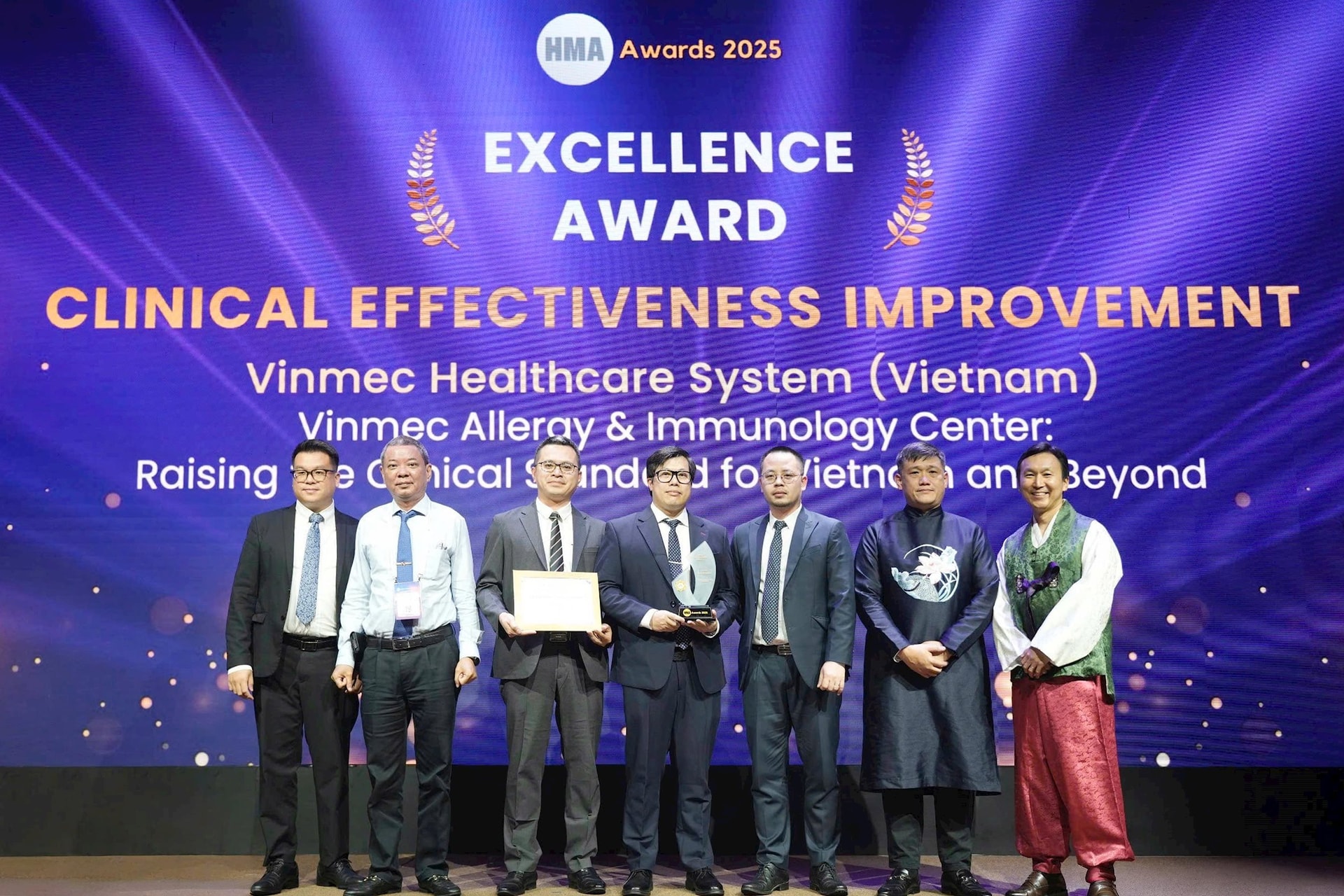 Hành trình thần tốc từ 1 phòng khám nhỏ với duy nhất 1 bác sĩ đến Trung tâm xuất sắc thế giới: Chuyện chưa kể về tầm nhìn của tỷ phú Phạm Nhật Vượng- Ảnh 1.