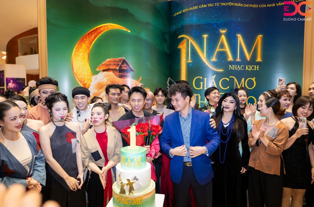 Vở nhạc kịch đang “cháy vé”, được Cục trưởng NSND Xuân Bắc mong có đêm diễn thứ 100 có gì đặc sắc?- Ảnh 1.