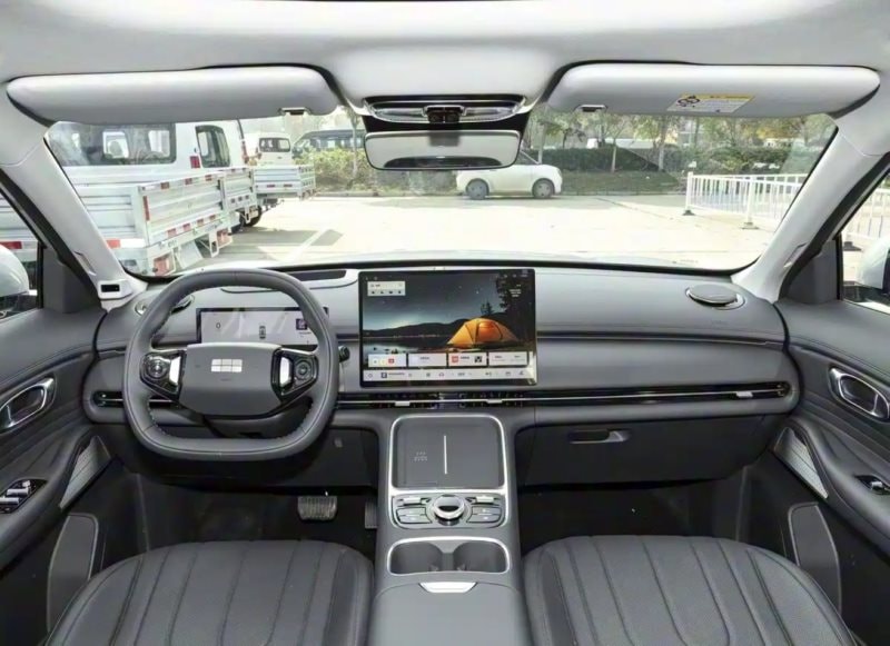 Hãng xe xây nhà máy tại Việt Nam chuẩn bị ra mắt SUV ăn xăng 3,75L/100 km, giá khởi điểm hơn 300 triệu đồng- Ảnh 3.