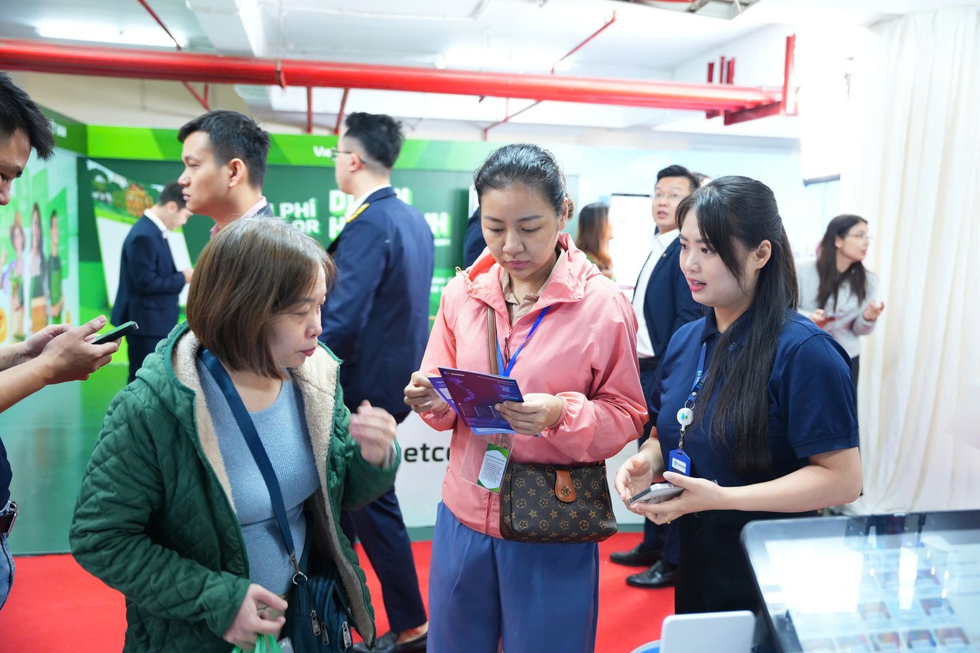 Hộ kinh doanh chuyển kê khai thuế: Thuế Hà Nội khẳng định không phải 'thêm thủ tục'- Ảnh 3.