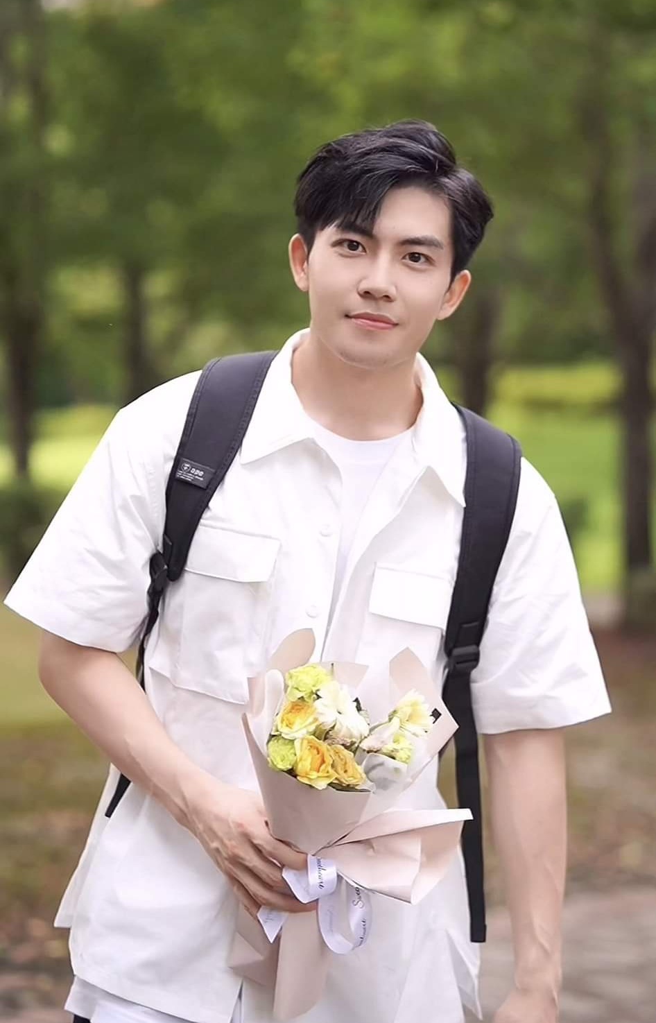 Giảng viên Học viện Kinh tế đối ngoại đẹp tựa nam thần, hát hay như ca sĩ, xem 100 lần vẫn chưa thấy đủ- Ảnh 4. Giảng viên Học viện Kinh tế đối ngoại đẹp tựa nam thần, hát hay như ca sĩ, xem 100 lần vẫn chưa thấy đủ- Ảnh 4.