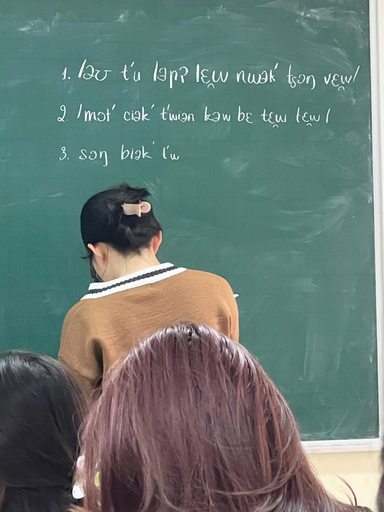 Nếu bạn nghĩ "trình" tiếng Việt của mình đã đỉnh, xem xong bài tập dưới đây chắc chắn sẽ phải nghĩ lại!- Ảnh 1.