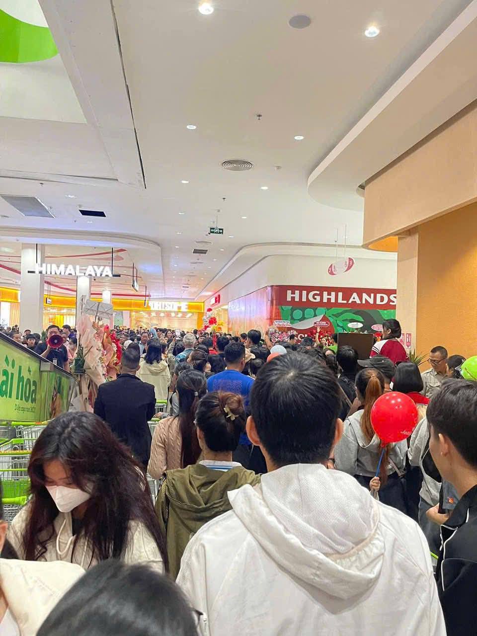 Trung tâm thương mại 20 triệu USD chính thức có mặt tại thành phố đáng sống nhất Việt Nam- Ảnh 6.