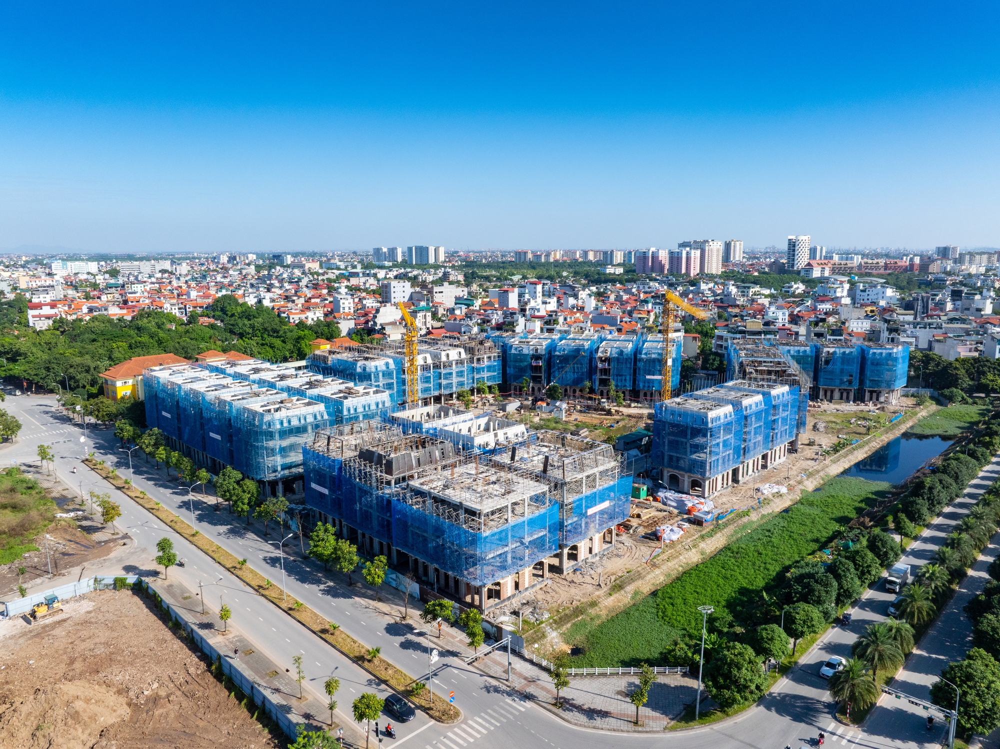 Soi tiến độ thi công các dự án cao cấp của Sunshine Group tại Ciputra và phía Đông Thủ đô- Ảnh 4. Soi tiến độ thi công các dự án cao cấp của Sunshine Group tại Ciputra và phía Đông Thủ đô- Ảnh 4.