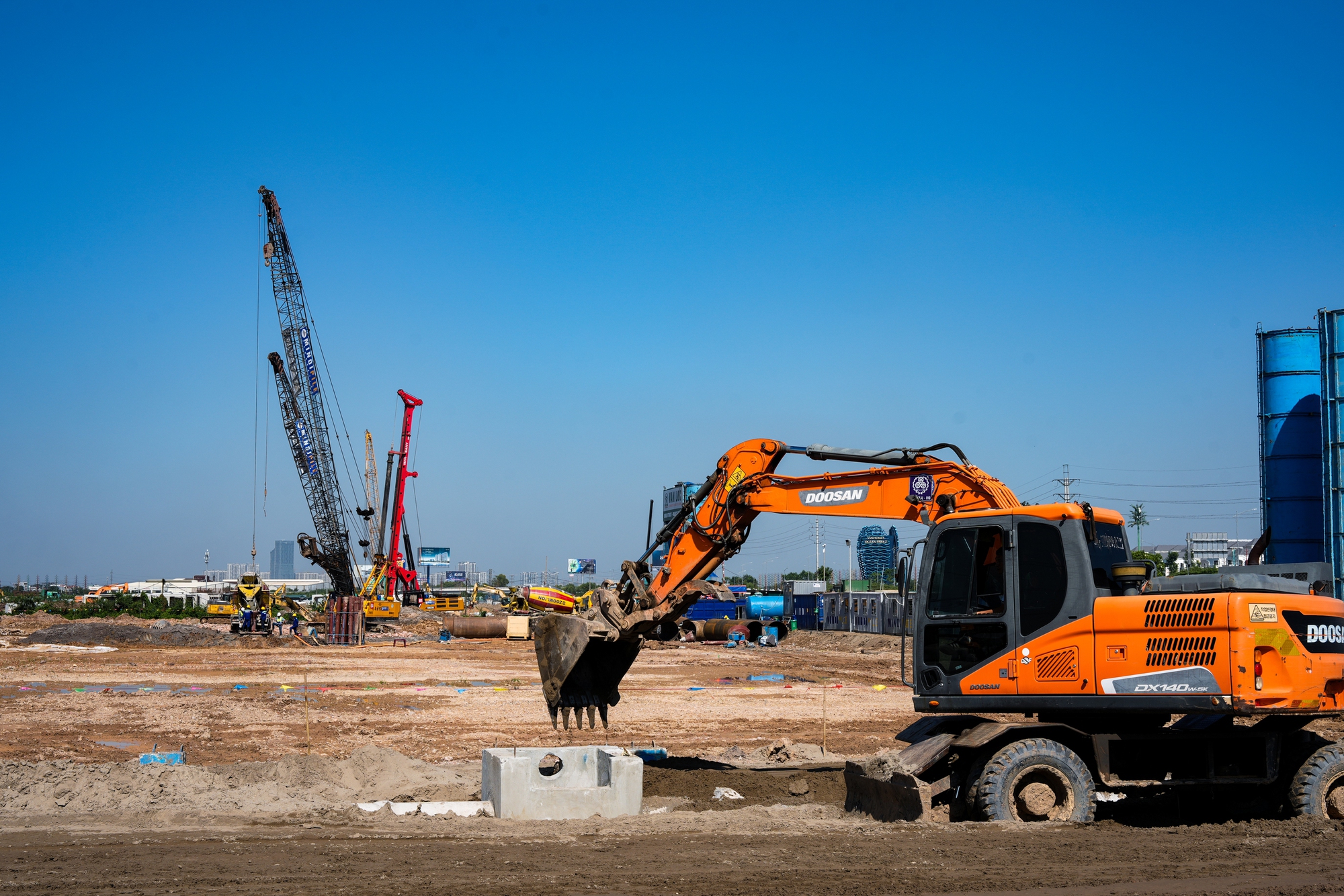 Soi tiến độ thi công các dự án cao cấp của Sunshine Group tại Ciputra và phía Đông Thủ đô- Ảnh 7. Soi tiến độ thi công các dự án cao cấp của Sunshine Group tại Ciputra và phía Đông Thủ đô- Ảnh 7.