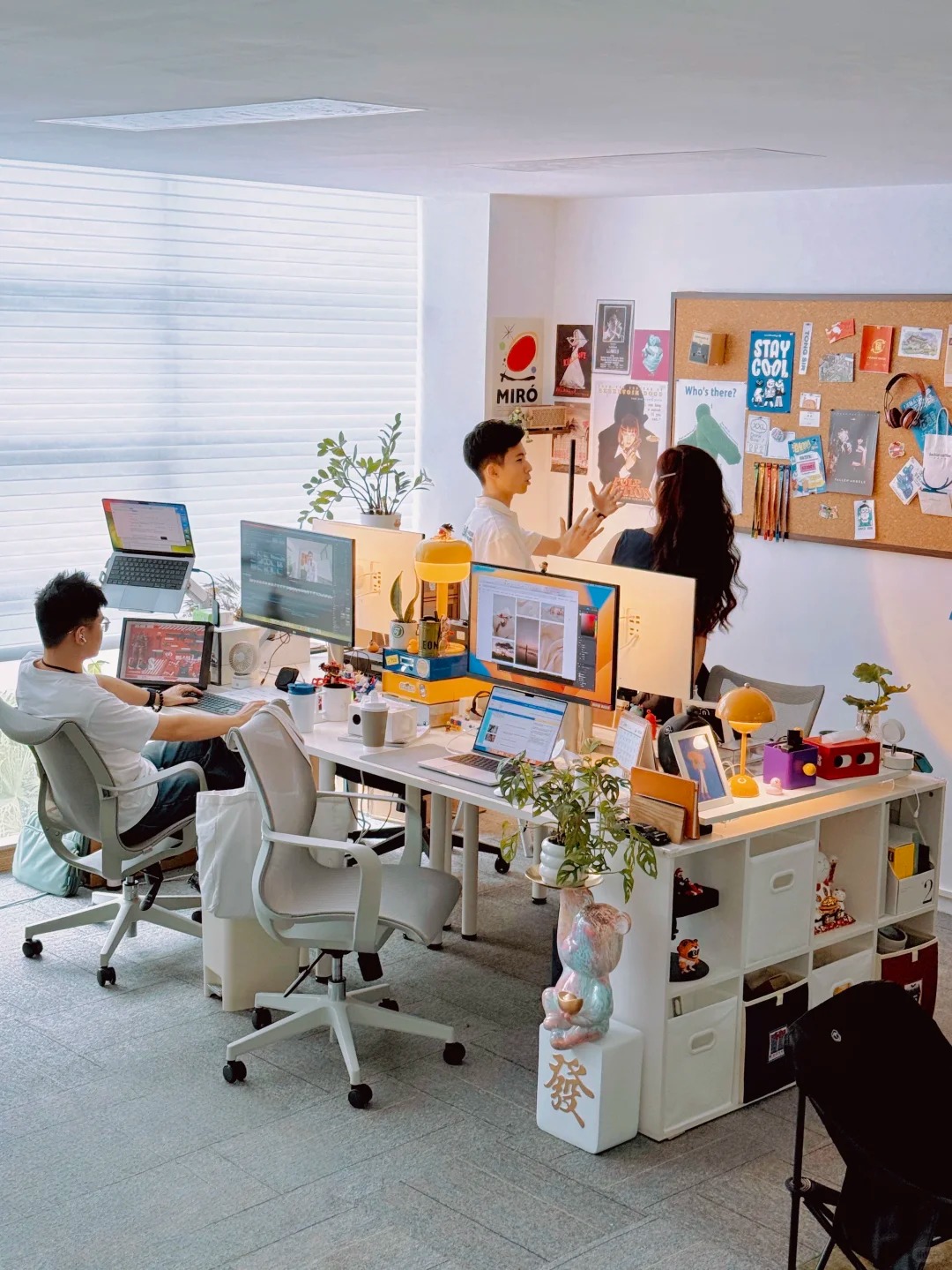 Đi làm gặp 3 kiểu đồng nghiệp này, tôi khuyên thật, bạn nên "xách dép" chạy 8 hướng kẻo sự nghiệp tiêu tan!- Ảnh 1.