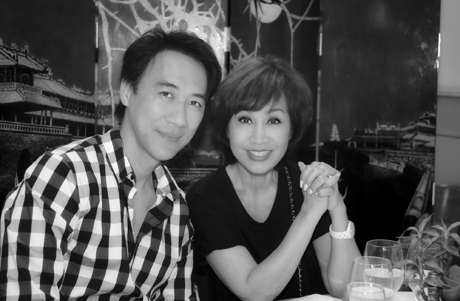 Nữ ca sĩ 1 lần đò, lấy chồng 2 kém 13 tuổi vì dính bầu: Hôn nhân viên mãn, gia đình toàn ngôi sao ca nhạc- Ảnh 4.