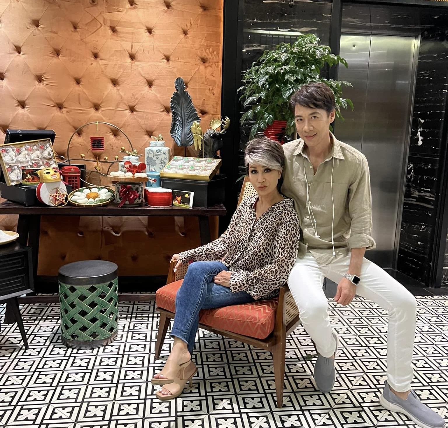 Nữ ca sĩ 1 lần đò, lấy chồng 2 kém 13 tuổi vì dính bầu: Hôn nhân viên mãn, gia đình toàn ngôi sao ca nhạc- Ảnh 6.